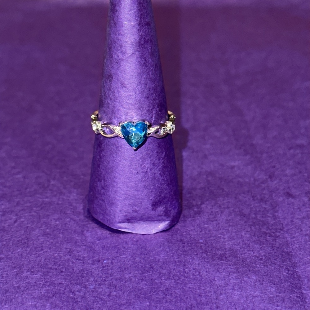 ⭐️ beautiful blue stone ring ⭐️